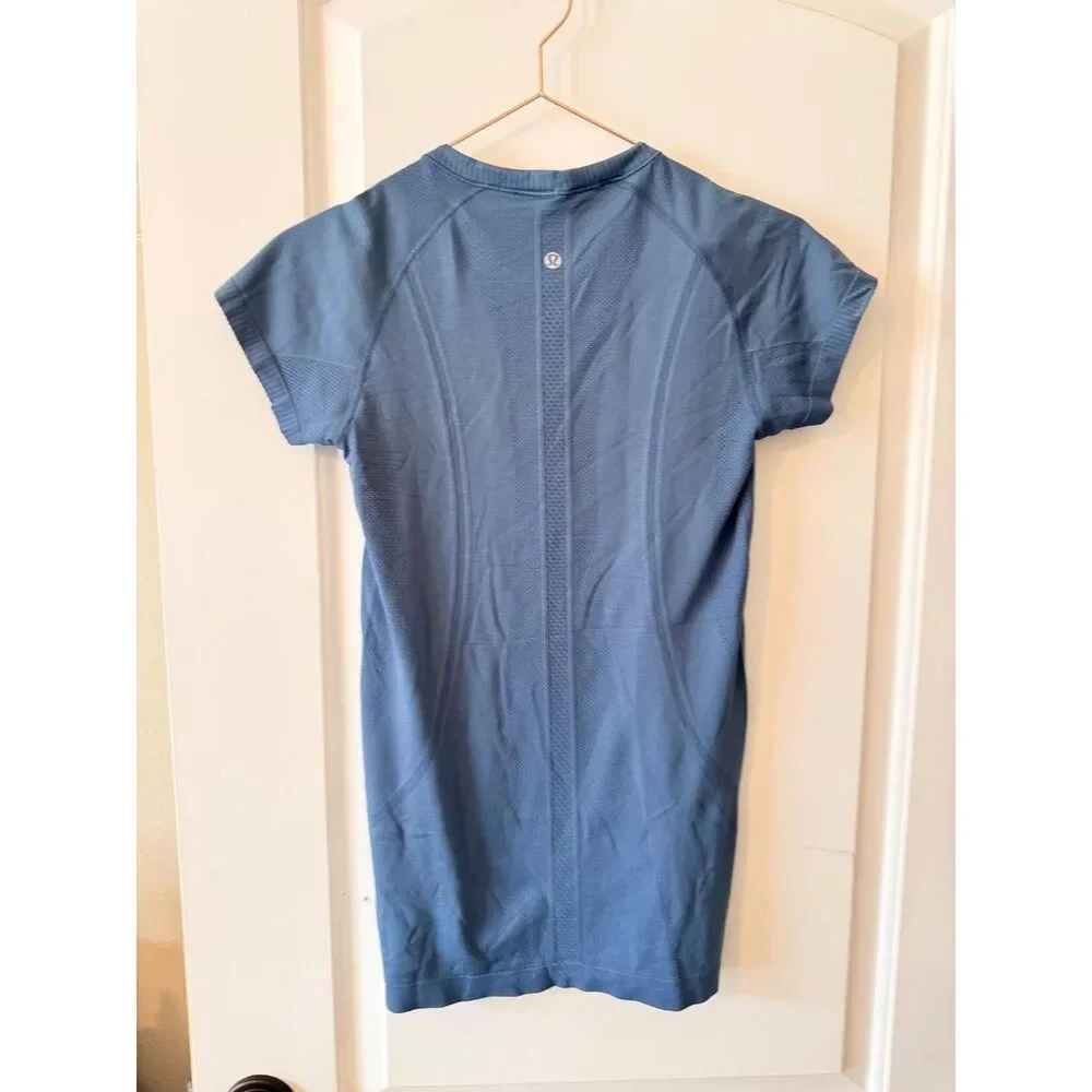 Lululemon Women's Blue Swiftly T-shirt - Picture 5 of 6